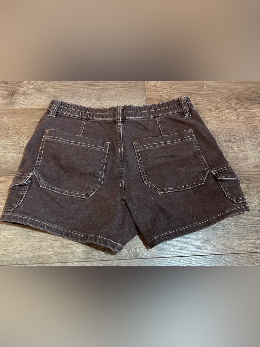 Dark Brown Cargo Shorts Size Small - Picture 3 of 10